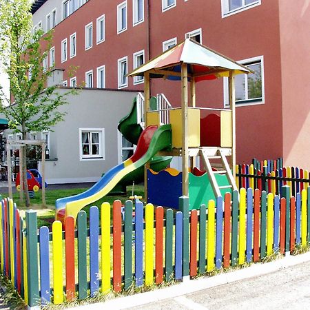 Hotel Servus Europa Suben Exteriör bild