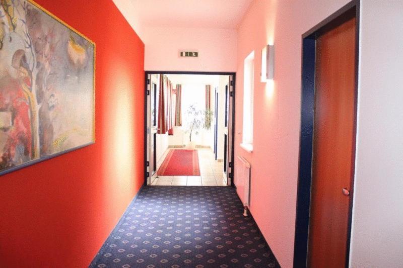 Hotel Servus Europa Suben Exteriör bild